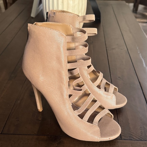 Steve Madden Tan Strappy Heels - Picture 4 of 5